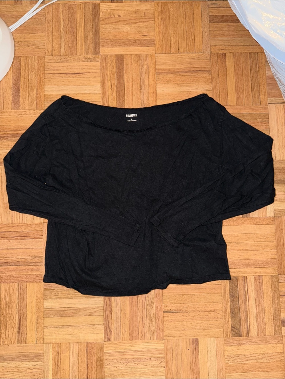 Hollister Black Off-the-Shoulder Long Sleeve Top